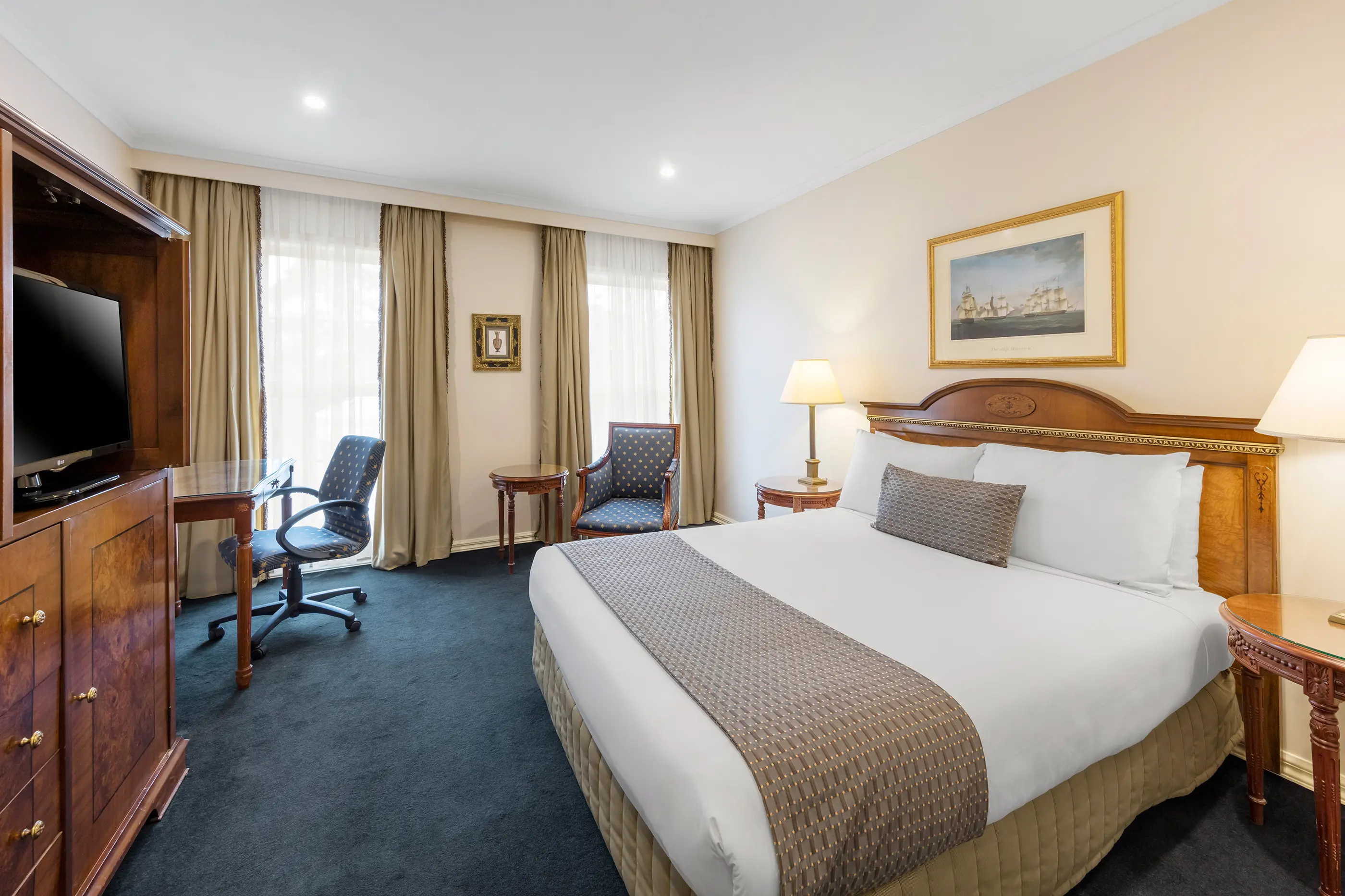 Executive Queen Room